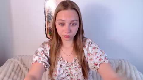 Snapshot of love_bella_ chatting on 06/15/26, 12:02 love bella online show from 06/15/26, 12:02