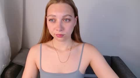 Snapshot of love_bella_ chatting on 06/16/26, 12:02 love bella online show from 06/16/26, 12:02