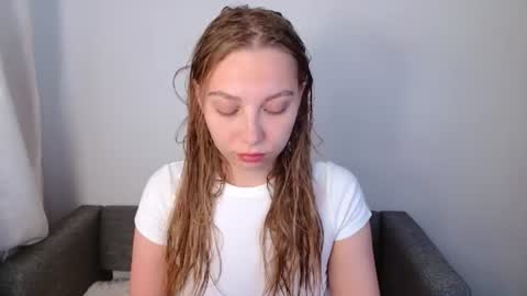 Snapshot of love_bella_ chatting on 06/30/26, 11:50 love bella online show from 06/30/26, 11:50