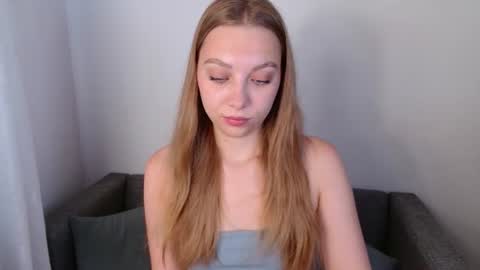 Snapshot of love_bella_ chatting on 07/02/26, 12:21 love bella online show from 07/02/26, 12:21