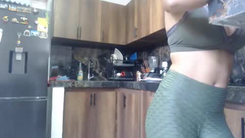 Nina online show from 10/01/25, 04:57