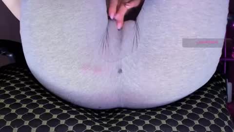 Kira online show from 11/25/25, 10:04