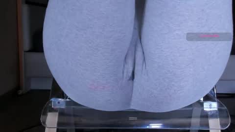 Kira online show from 04/17/26, 09:45