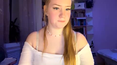 Megan online show from 09/21/25, 10:22