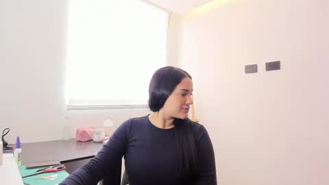 Kristen LoveBerry online show from 09/19/25, 04:07