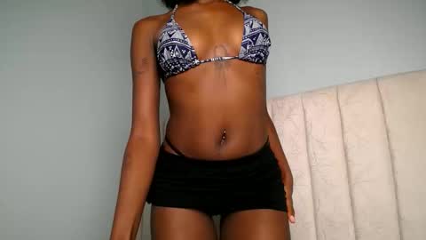 Snapshot of love_miah chatting on 10/02/25, 10:06 Miah online show from 10/02/25, 10:06