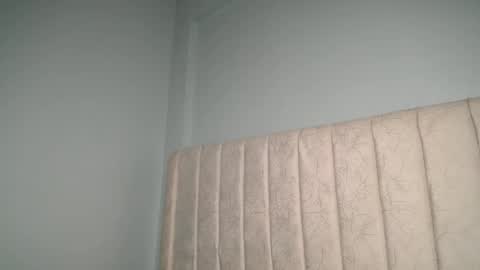 Snapshot of love_miah chatting on 10/15/25, 03:06 Miah online show from 10/15/25, 03:06