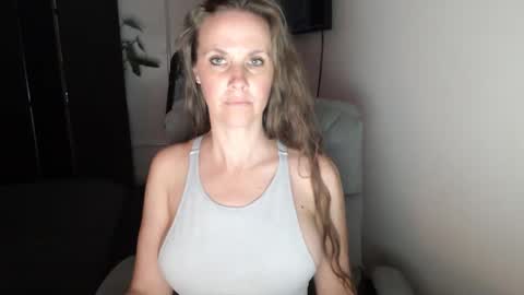 LoVe On  online show from 09/14/25, 01:27