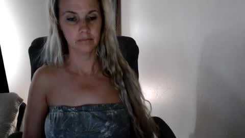 LoVe On  online show from 07/06/26, 03:14