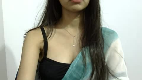 Snapshot of love_riva chatting on 06/18/26, 10:52 Riva online show from 06/18/26, 10:52