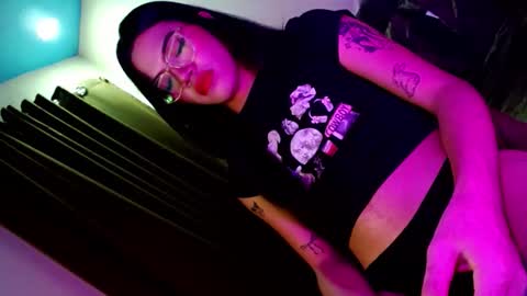 Seren online show from 10/31/25, 11:00