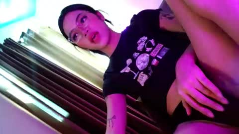 Seren online show from 11/05/25, 04:45