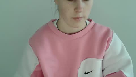 Vivian online show from 11/23/25, 11:10