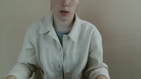 Vivian online show from 03/27/26, 12:38