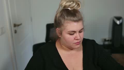 Ally online show from 09/18/25, 02:41