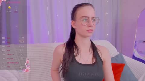 Snapshot of lovebettie chatting on 03/25/26, 09:04 Elisabette online show from 03/25/26, 09:04