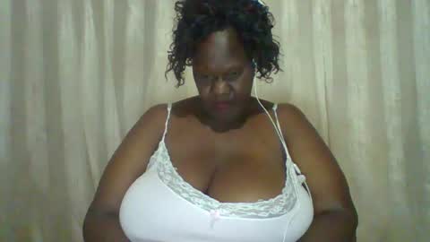 Lynn online show from 01/30/25, 02:27