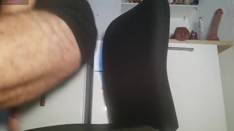 Snapshot of loveboobs56po chatting on 10/20/25, 07:36 Liam online show from 10/20/25, 07:36