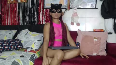 Snapshot of lovecreyzyshowcam chatting on 12/23/24, 01:51 Frank and Nathy online show from 12/23/24, 01:51