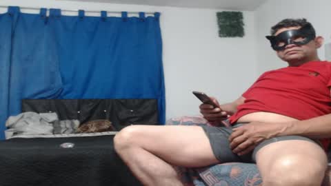 Snapshot of lovecreyzyshowcam chatting on 04/13/26, 02:06 Frank and Nathy online show from 04/13/26, 02:06