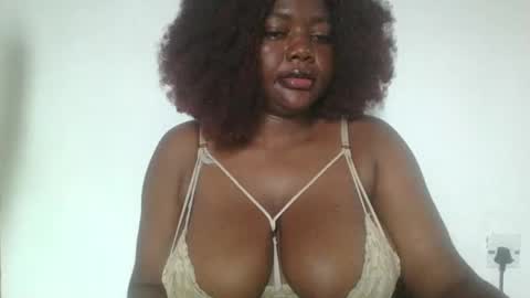 mila online show from 09/28/25, 11:15