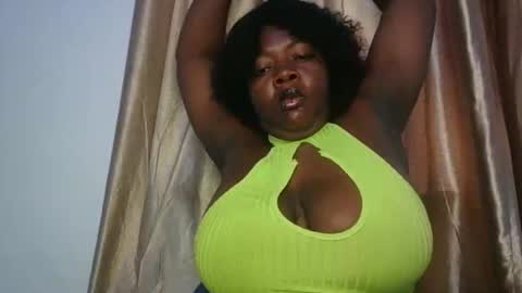 mila online show from 04/11/26, 07:45