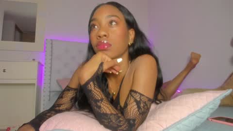 Snapshot of loveit_hermione chatting on 01/05/25, 04:25 Val online show from 01/05/25, 04:25