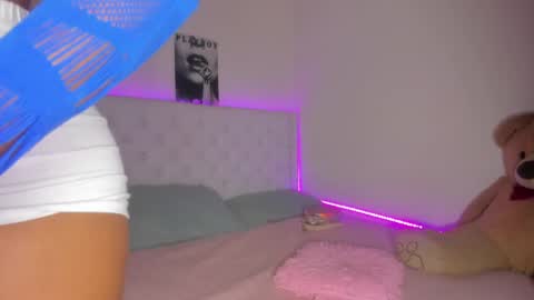 Snapshot of loveit_hermione chatting on 01/11/25, 03:13 Val online show from 01/11/25, 03:13