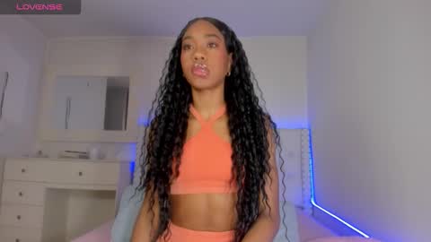 Snapshot of loveit_hermione chatting on 10/15/25, 02:06 Val online show from 10/15/25, 02:06