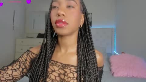 Snapshot of loveit_hermione chatting on 11/23/25, 10:09 Val online show from 11/23/25, 10:09