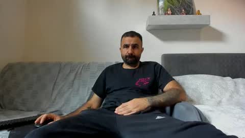 loveivat80 online show from 09/30/25, 05:34