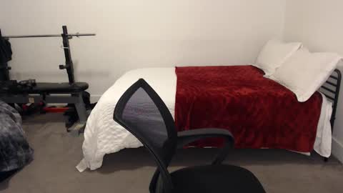 Snapshot of loveleexd21 chatting on 12/14/24, 01:50 loveleexd21 online show from 12/14/24, 01:50