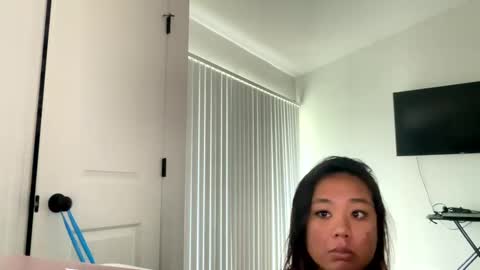 Snapshot of lovellly_ chatting on 12/10/24, 04:38 Love online show from 12/10/24, 04:38