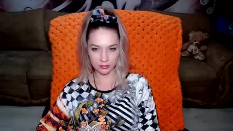 private open online show from 02/03/25, 06:17