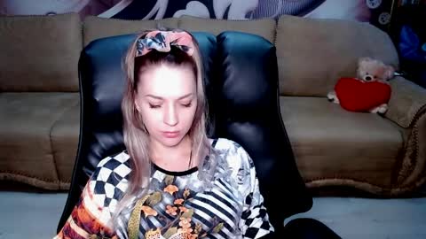 private open online show from 04/10/26, 02:11