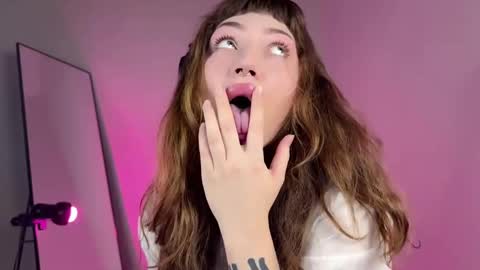 Elsa online show from 02/28/25, 02:53