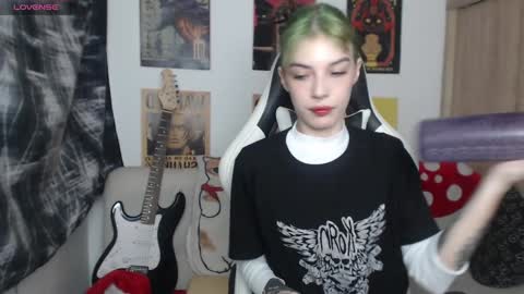 Cassie online show from 12/25/24, 10:05