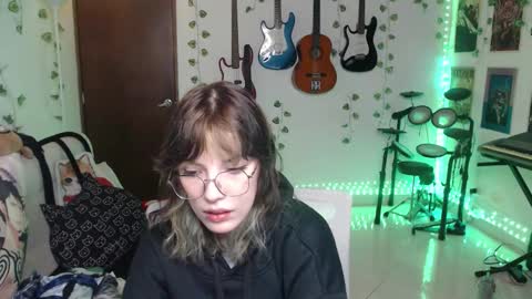 Cassie online show from 11/18/25, 11:48