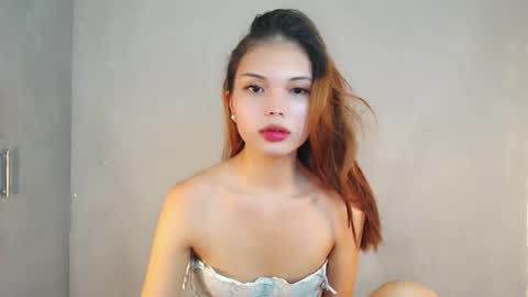 Snapshot of lovely_darlingx chatting on 06/11/26, 02:53 Precious . online show from 06/11/26, 02:53