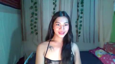 lovely_krizzy online show from 11/25/25, 11:43