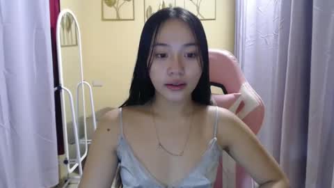 lovely_leah23 online show from 09/10/25, 07:14