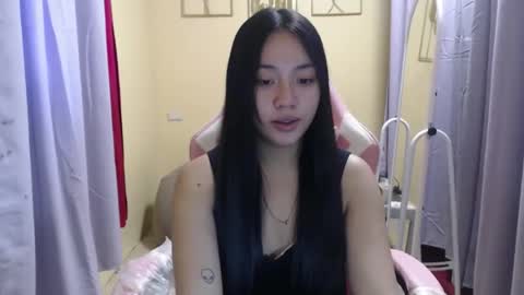 lovely_leah23 online show from 09/17/25, 01:51