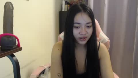 lovely_leah23 online show from 11/30/25, 04:55