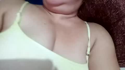 lovely_orchid online show from 12/23/24, 02:50