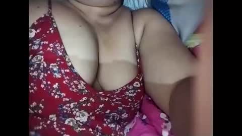 lovely_orchid online show from 05/20/26, 01:39