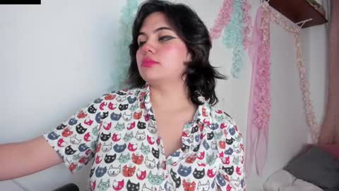 Snapshot of lovely_paris_01 chatting on 01/07/25, 05:22 Paris Rose online show from 01/07/25, 05:22