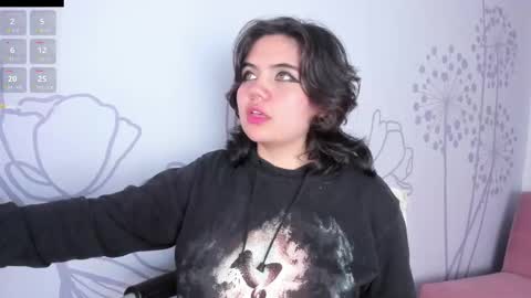 Snapshot of lovely_paris_01 chatting on 02/15/25, 07:49 Paris Rose online show from 02/15/25, 07:49