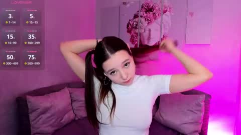 Snapshot of lovely_poppy chatting on 02/11/25, 07:23 Lolly online show from 02/11/25, 07:23