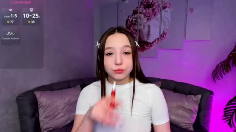 Snapshot of lovely_poppy chatting on 03/07/25, 02:57 Lolly online show from 03/07/25, 02:57