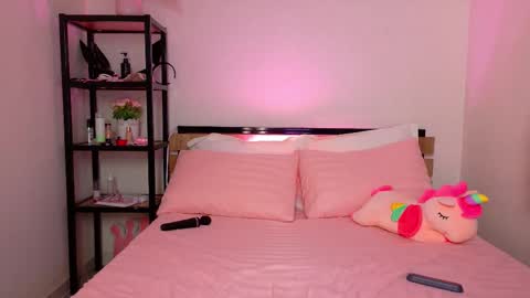 Snapshot of lovely_poppy chatting on 10/02/25, 01:45 Lolly online show from 10/02/25, 01:45